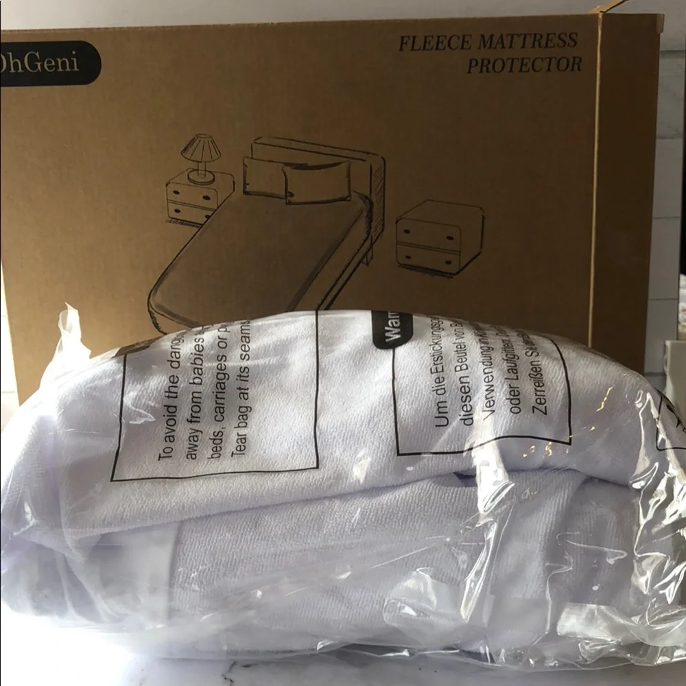 OhGeni Fleece Mattress Protector